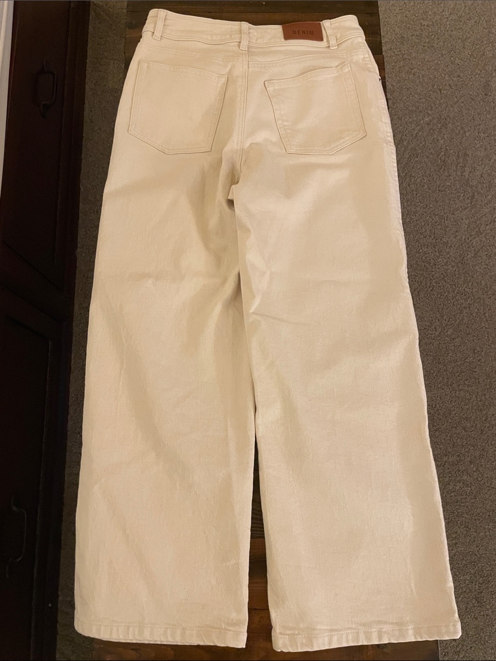 Women’s Straight-Leg Jeans in Cream - Versatile Everyday Denim